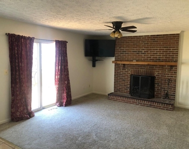 12805 Valleyhill Street - Photo Thumbnail 7