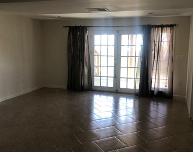 12805 Valleyhill Street - Photo Thumbnail 12