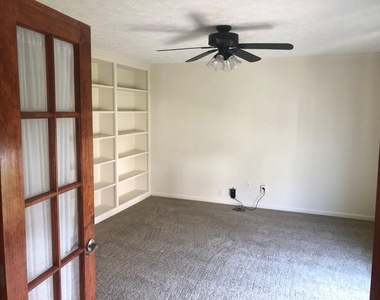 12805 Valleyhill Street - Photo Thumbnail 6