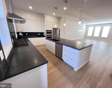22274 Rivanna Shore Ter - Photo Thumbnail 11