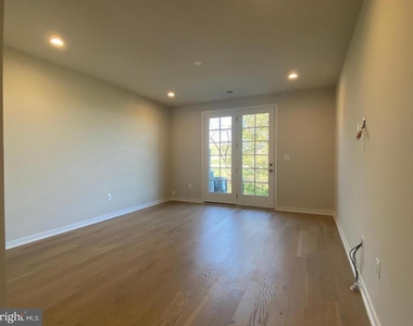 22274 Rivanna Shore Ter - Photo Thumbnail 4