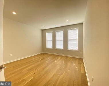 22274 Rivanna Shore Ter - Photo Thumbnail 24