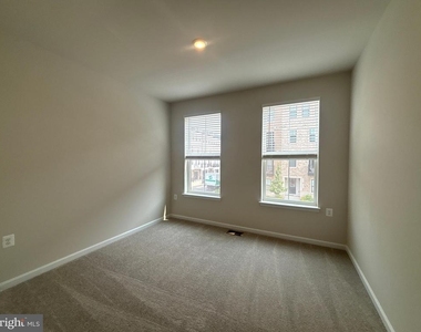 42635 Darala Drive - Photo Thumbnail 19