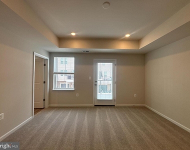 42635 Darala Drive - Photo Thumbnail 10