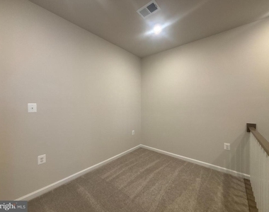 42635 Darala Drive - Photo Thumbnail 8