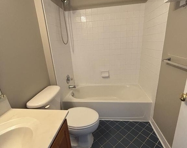 42902 Overly Square - Photo Thumbnail 16
