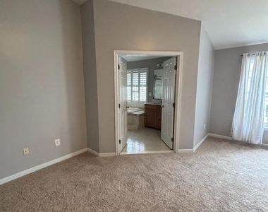 42902 Overly Square - Photo Thumbnail 22