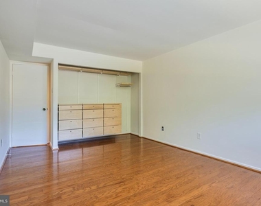 1643 Parkcrest Circle - Photo Thumbnail 13