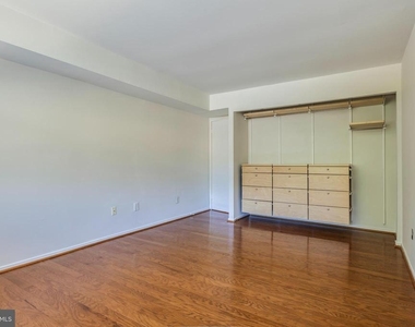 1643 Parkcrest Circle - Photo Thumbnail 14