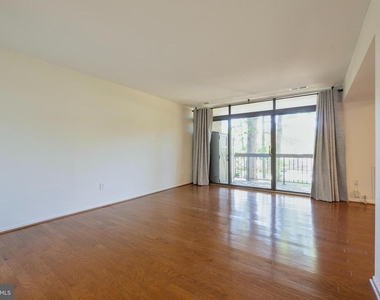 1643 Parkcrest Circle - Photo Thumbnail 7