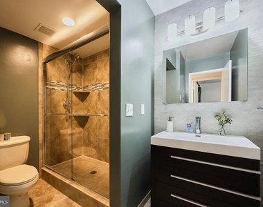 1643 Parkcrest Circle - Photo Thumbnail 4
