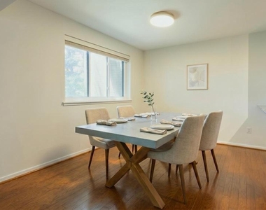 1643 Parkcrest Circle - Photo Thumbnail 9