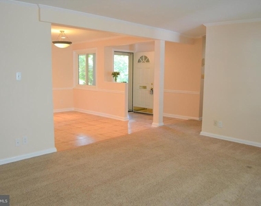 3809 Whispering Lane - Photo Thumbnail 5