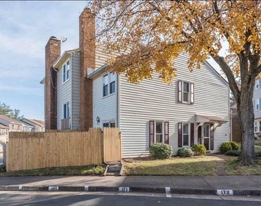 13817 Cabernet Court - Photo Thumbnail 13