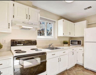 13817 Cabernet Court - Photo Thumbnail 7