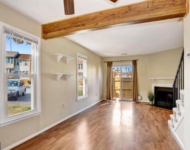 13817 Cabernet Court - Photo Thumbnail 4