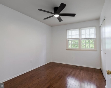 8207 Cedar Landing Court - Photo Thumbnail 30