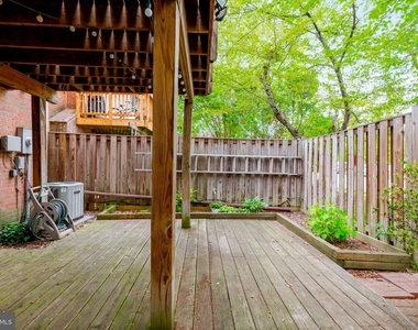 8207 Cedar Landing Court - Photo Thumbnail 41