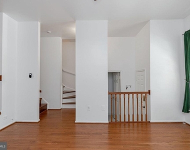8207 Cedar Landing Court - Photo Thumbnail 9