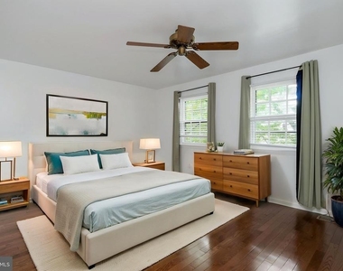 8207 Cedar Landing Court - Photo Thumbnail 21