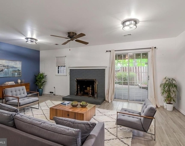 8207 Cedar Landing Court - Photo Thumbnail 36