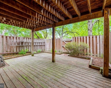 8207 Cedar Landing Court - Photo Thumbnail 40