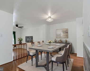 8207 Cedar Landing Court - Photo Thumbnail 8