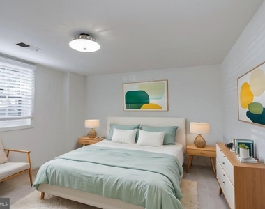 8207 Cedar Landing Court - Photo Thumbnail 35