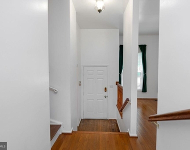 8207 Cedar Landing Court - Photo Thumbnail 2