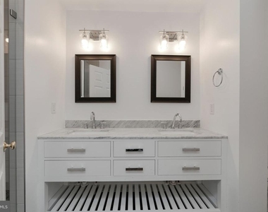 8207 Cedar Landing Court - Photo Thumbnail 24