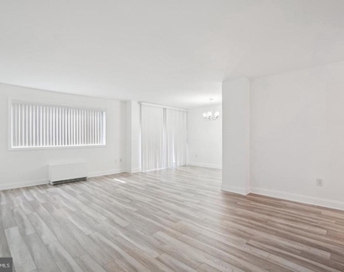 2059 Huntington Avenue - Photo Thumbnail 4