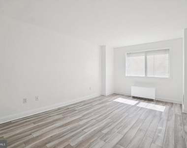 2059 Huntington Avenue - Photo Thumbnail 18