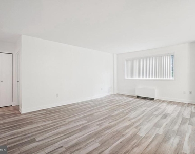 2059 Huntington Avenue - Photo Thumbnail 3