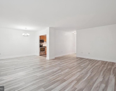 2059 Huntington Avenue - Photo Thumbnail 6