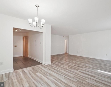 2059 Huntington Avenue - Photo Thumbnail 9