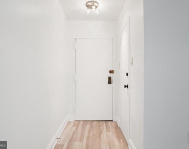 2059 Huntington Avenue - Photo Thumbnail 2