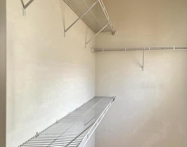 2664 Manhattan Place - Photo Thumbnail 22