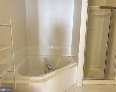2664 Manhattan Place - Photo Thumbnail 15