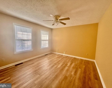 140 Lexington Court - Photo Thumbnail 13