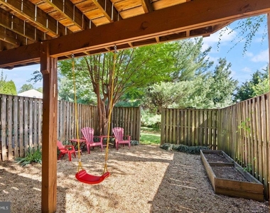 711 Acorn Court - Photo Thumbnail 22