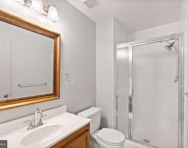 711 Acorn Court - Photo Thumbnail 12