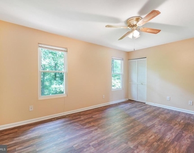 128 Kings Mill Drive - Photo Thumbnail 16