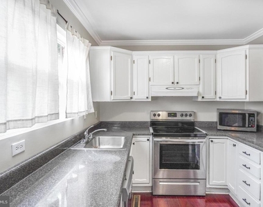 128 Kings Mill Drive - Photo Thumbnail 4