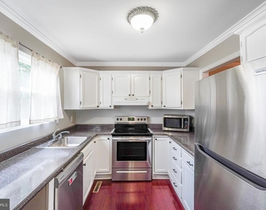 128 Kings Mill Drive - Photo Thumbnail 3