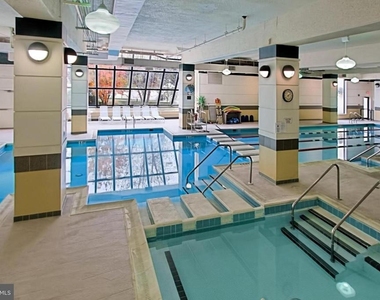307 Yoakum Parkway - Photo Thumbnail 21
