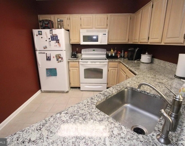 1200 Braddock Place - Photo Thumbnail 7