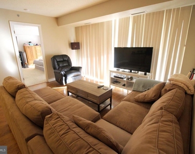 1200 Braddock Place - Photo Thumbnail 8