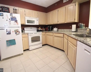 1200 Braddock Place - Photo Thumbnail 6