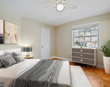 1630 W Abingdon Drive - Photo Thumbnail 16
