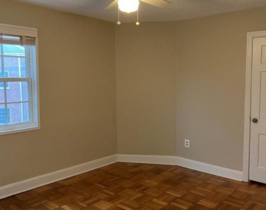 1630 W Abingdon Drive - Photo Thumbnail 14